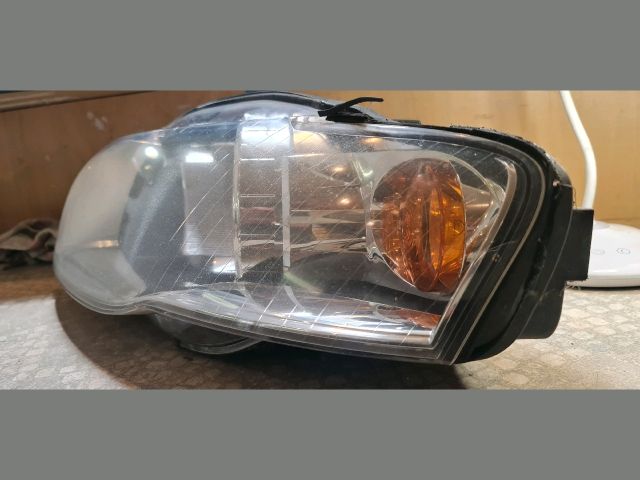 bontott AUDI A4 B7 Bal Fényszóró