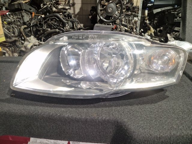 bontott AUDI A4 B7 Bal Fényszóró