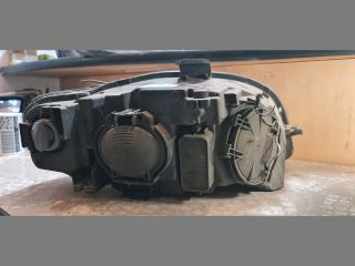 bontott AUDI A4 B7 Bal Fényszóró