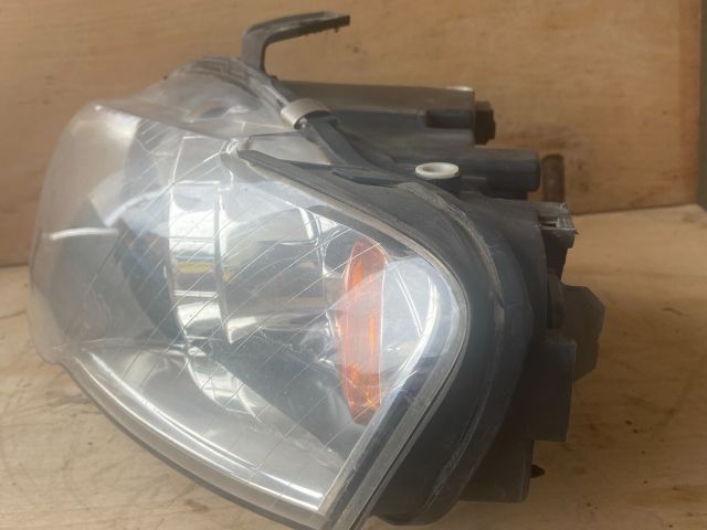 bontott AUDI A4 B7 Bal Fényszóró