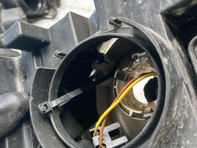 bontott AUDI A4 B7 Bal Fényszóró