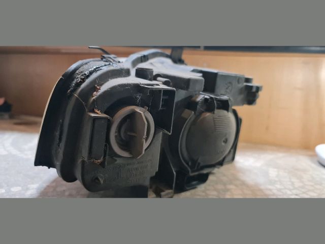 bontott AUDI A4 B7 Bal Fényszóró