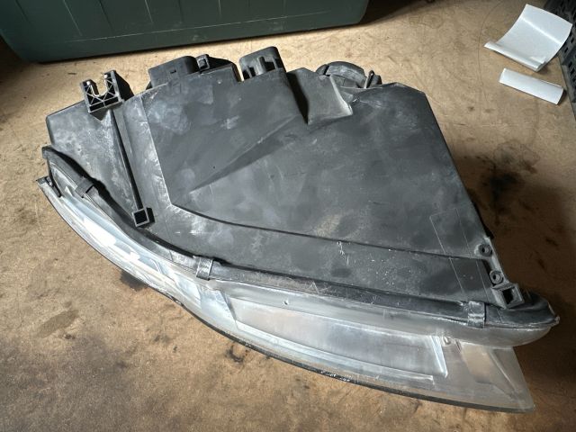 bontott AUDI A4 B7 Bal Fényszóró