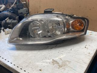 bontott AUDI A4 B7 Bal Fényszóró
