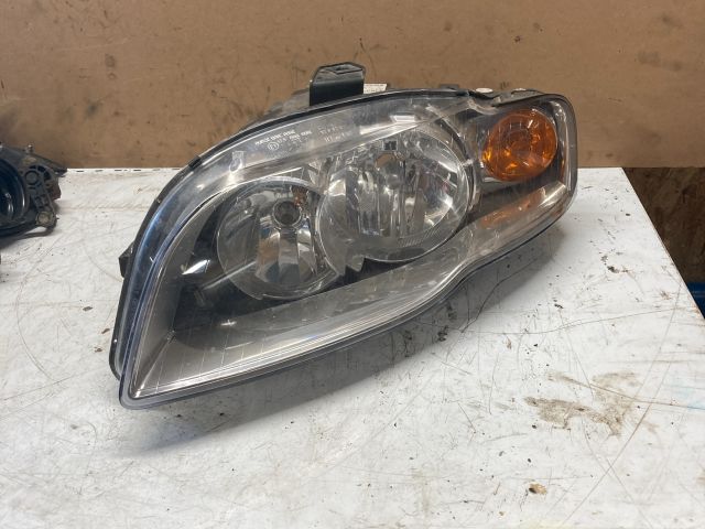 bontott AUDI A4 B7 Bal Fényszóró