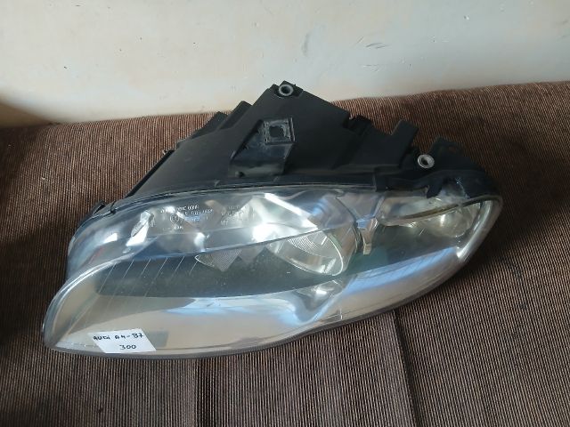 bontott AUDI A4 B7 Bal Fényszóró