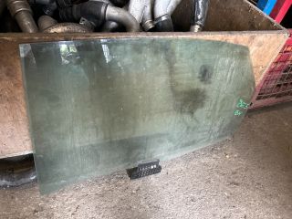 bontott AUDI A4 B7 Bal hátsó Ablak