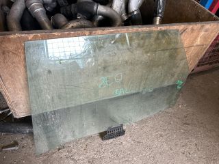 bontott AUDI A4 B7 Bal hátsó Ablak