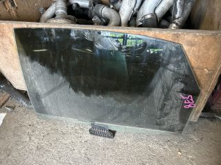 bontott AUDI A4 B7 Bal hátsó Ablak