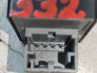 bontott AUDI A4 B7 Bal hátsó Ablakemelő Kapcsoló