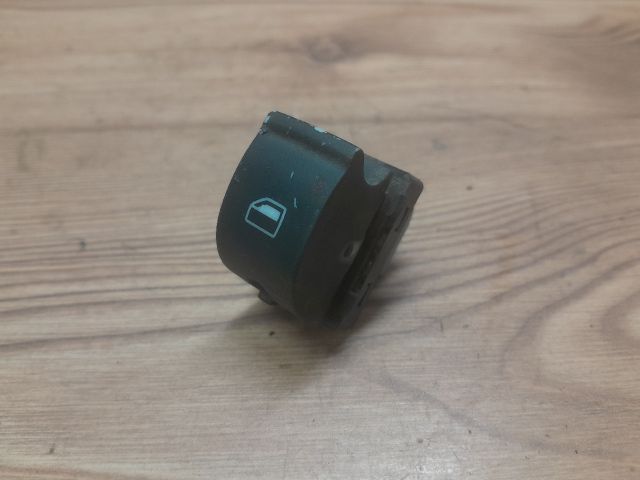 bontott AUDI A4 B7 Bal hátsó Ablakemelő Kapcsoló