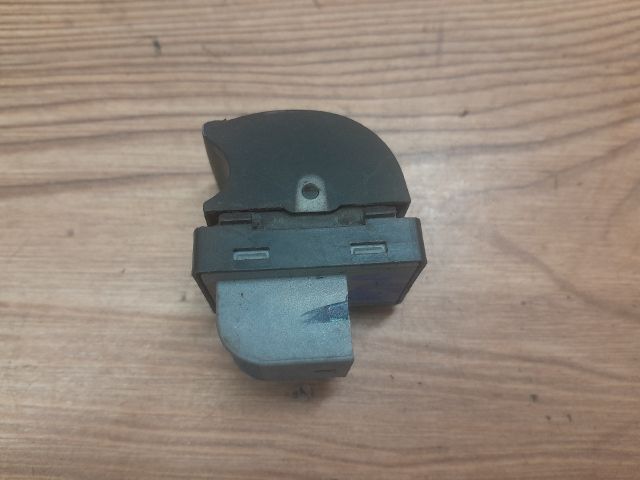 bontott AUDI A4 B7 Bal hátsó Ablakemelő Kapcsoló