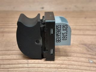 bontott AUDI A4 B7 Bal hátsó Ablakemelő Kapcsoló