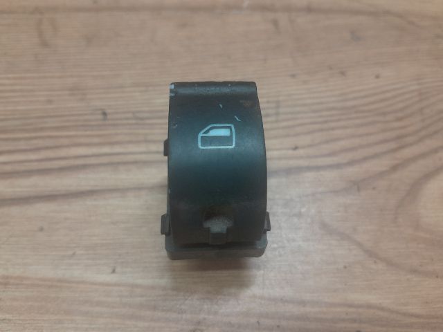 bontott AUDI A4 B7 Bal hátsó Ablakemelő Kapcsoló