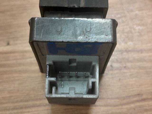 bontott AUDI A4 B7 Bal hátsó Ablakemelő Kapcsoló