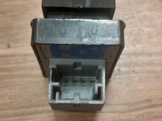 bontott AUDI A4 B7 Bal hátsó Ablakemelő Kapcsoló