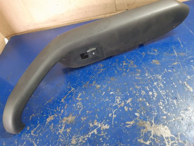 bontott AUDI A4 B7 Bal hátsó Ablakemelő Kapcsoló