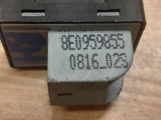 bontott AUDI A4 B7 Bal hátsó Ablakemelő Kapcsoló