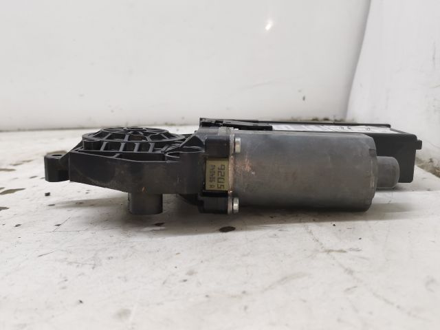 bontott AUDI A4 B7 Bal hátsó Ablakemelő Motor