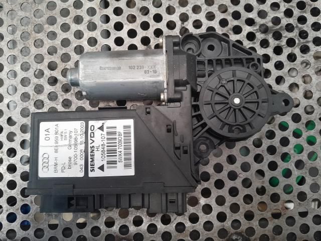 bontott AUDI A4 B7 Bal hátsó Ablakemelő Motor