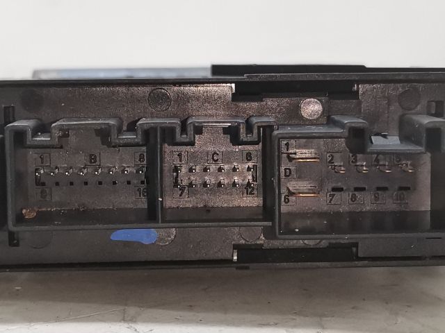 bontott AUDI A4 B7 Bal hátsó Ablakemelő Motor