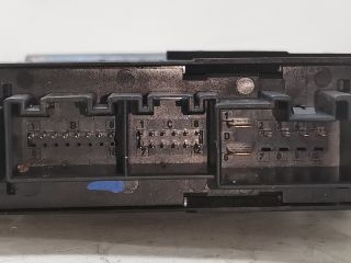 bontott AUDI A4 B7 Bal hátsó Ablakemelő Motor