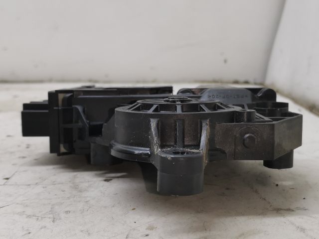 bontott AUDI A4 B7 Bal hátsó Ablakemelő Motor