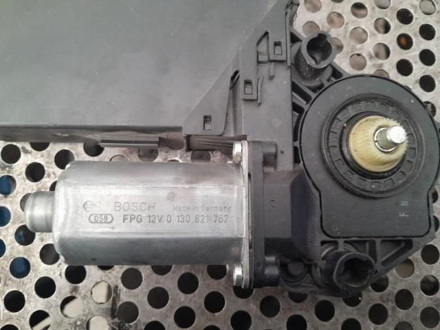 bontott AUDI A4 B7 Bal hátsó Ablakemelő Motor