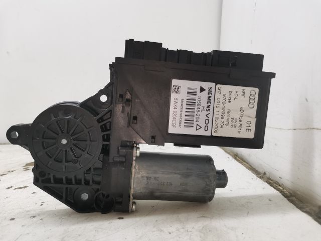 bontott AUDI A4 B7 Bal hátsó Ablakemelő Motor