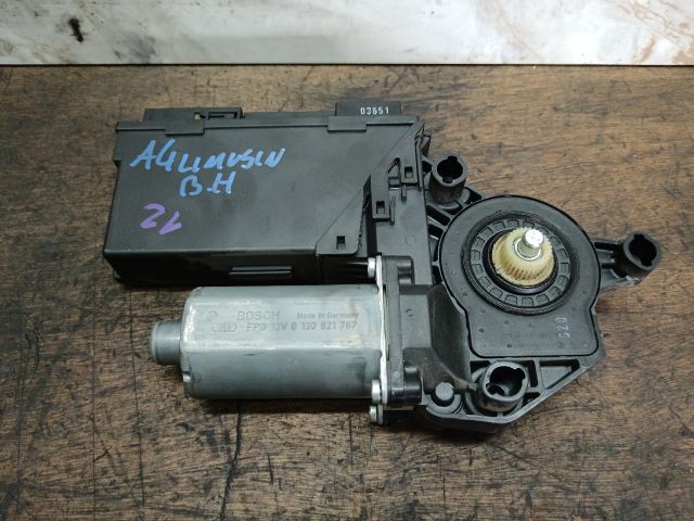 bontott AUDI A4 B7 Bal hátsó Ablakemelő Motor