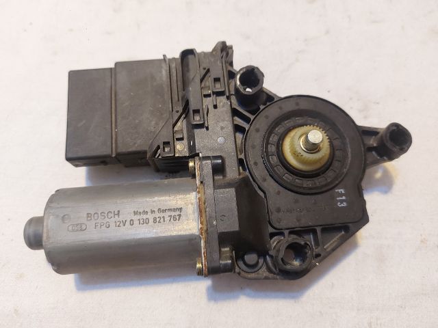 bontott AUDI A4 B7 Bal hátsó Ablakemelő Motor