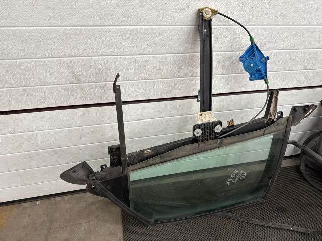 bontott AUDI A4 B7 Bal hátsó Ablakemelő Szerkezet (Elektromos)