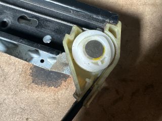 bontott AUDI A4 B7 Bal hátsó Ablakemelő Szerkezet (Elektromos)