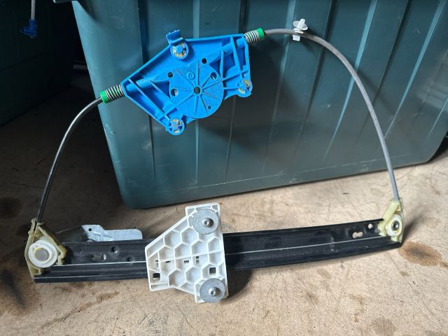 bontott AUDI A4 B7 Bal hátsó Ablakemelő Szerkezet (Elektromos)