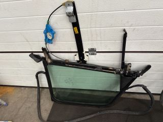 bontott AUDI A4 B7 Bal hátsó Ablakemelő Szerkezet (Elektromos)