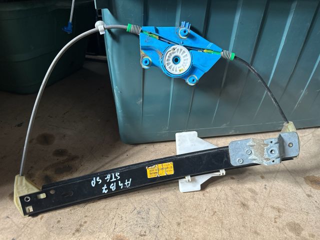 bontott AUDI A4 B7 Bal hátsó Ablakemelő Szerkezet (Elektromos)