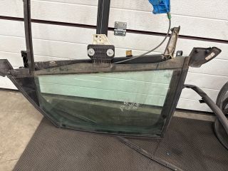 bontott AUDI A4 B7 Bal hátsó Ablakemelő Szerkezet (Elektromos)