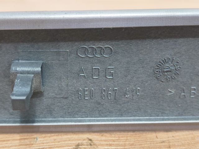 bontott AUDI A4 B7 Bal hátsó Ajtó Kárpit Díszléc