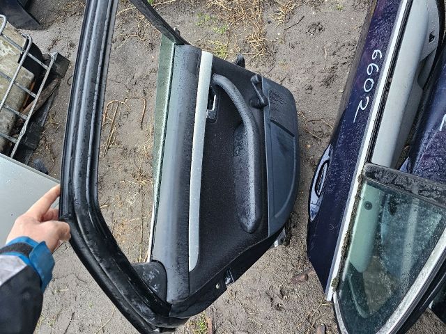 bontott AUDI A4 B7 Bal hátsó Ajtó (Részeivel)
