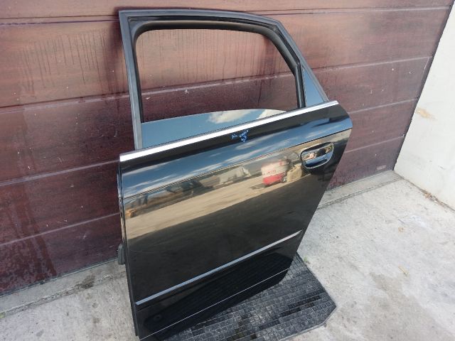 bontott AUDI A4 B7 Bal hátsó Ajtó (Részeivel)