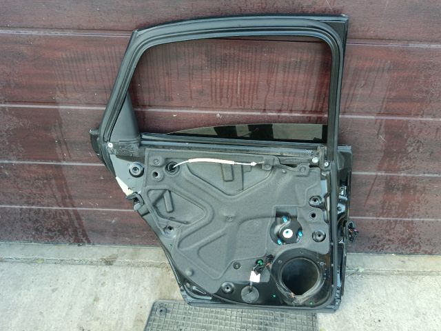 bontott AUDI A4 B7 Bal hátsó Ajtó (Részeivel)