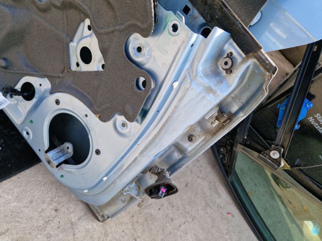 bontott AUDI A4 B7 Bal hátsó Ajtó (Üres lemez)