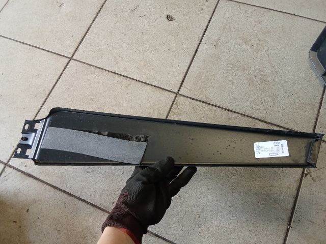 bontott AUDI A4 B7 Bal hátsó Ajtókeret Burkolat