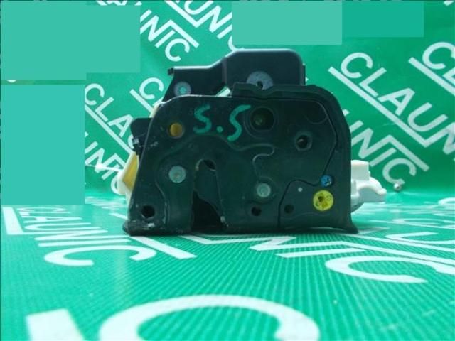 bontott AUDI A4 B7 Bal hátsó Ajtózár