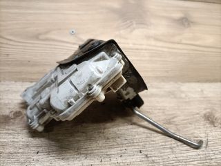 bontott AUDI A4 B7 Bal hátsó Ajtózár