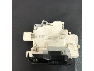 bontott AUDI A4 B7 Bal hátsó Ajtózár