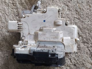 bontott AUDI A4 B7 Bal hátsó Ajtózár