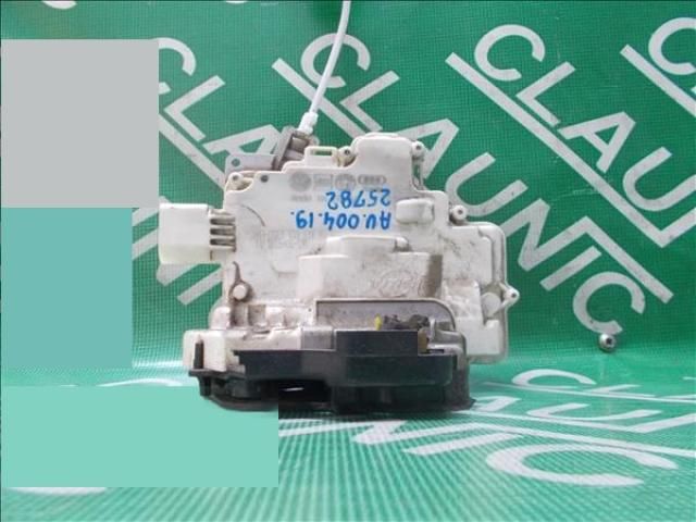 bontott AUDI A4 B7 Bal hátsó Ajtózár