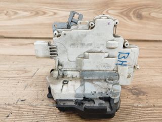 bontott AUDI A4 B7 Bal hátsó Ajtózár