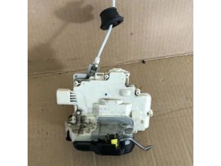 bontott AUDI A4 B7 Bal hátsó Ajtózár